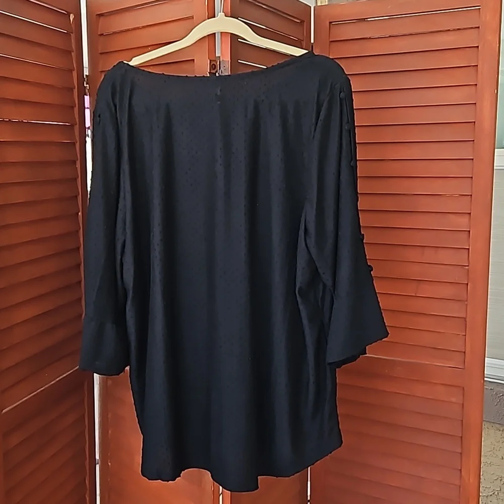 Rose + Olive ladie's black 3/4 split/buttoned sleeve blouse - size 3X NWT - Picture 2 of 8